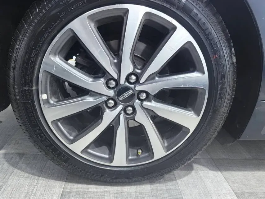 2017 Lincoln Continental 2.0T 261HP L4 6AT,autocango,china used car exporter,china ev exporter,chinese used car exporter,chinese used ev exporter