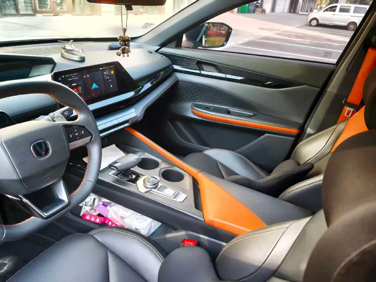 2022 ChangAn UNI-V 1.5T 188HP L4 7DCT,autocango,china used car exporter,china ev exporter,chinese used car exporter,chinese used ev exporter