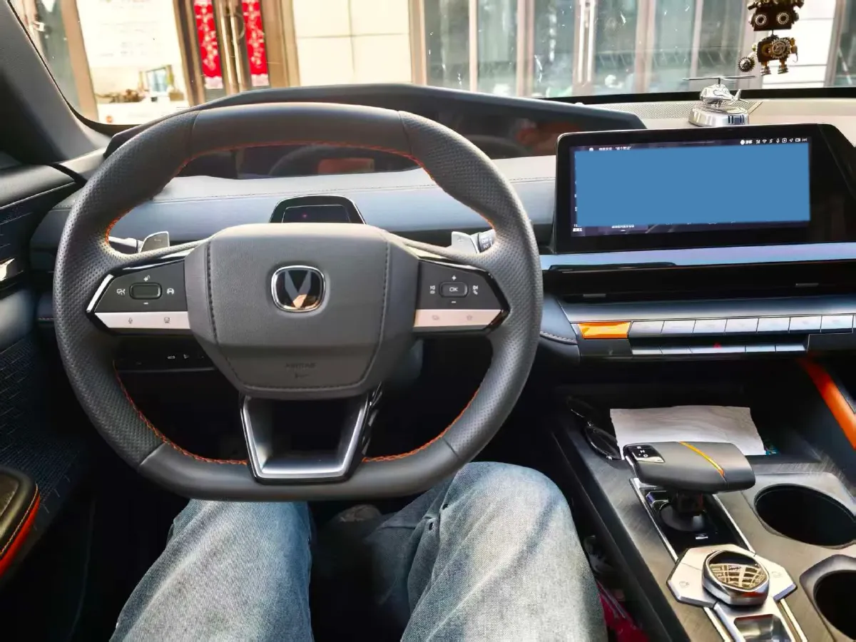 2022 ChangAn UNI-V 1.5T 188HP L4 7DCT,autocango,china used car exporter,china ev exporter,chinese used car exporter,chinese used ev exporter