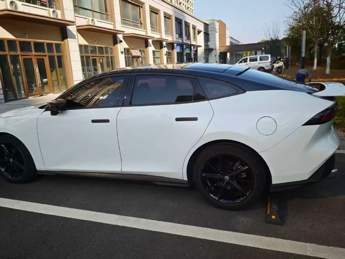 2022 ChangAn UNI-V 1.5T 188HP L4 7DCT,autocango,china used car exporter,china ev exporter,chinese used car exporter,chinese used ev exporter