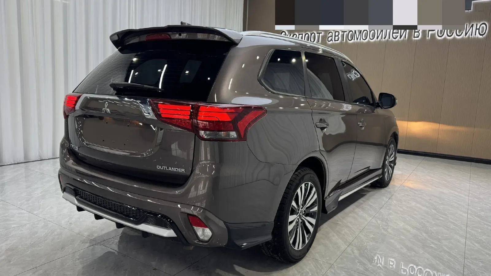 2021 Mitsubishi Outlander 2.0L 166HP L4 CVT,autocango,china used car exporter,china ev exporter,chinese used car exporter,chinese used ev exporter