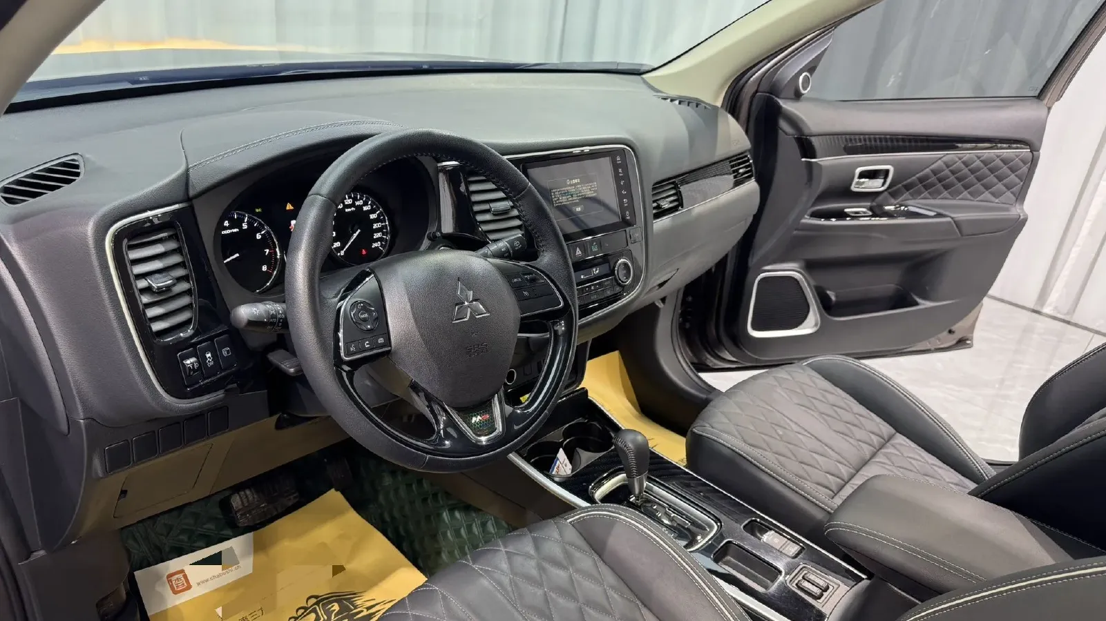 2021 Mitsubishi Outlander 2.0L 166HP L4 CVT,autocango,china used car exporter,china ev exporter,chinese used car exporter,chinese used ev exporter