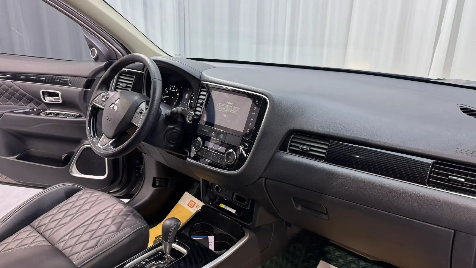 2021 Mitsubishi Outlander 2.0L 166HP L4 CVT,autocango,china used car exporter,china ev exporter,chinese used car exporter,chinese used ev exporter