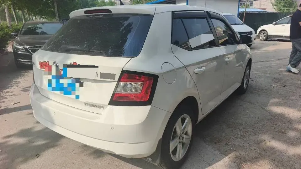 2017 Skoda Fabia 1.4L 90HP L4 6AT,autocango,china used car exporter,china ev exporter,chinese used car exporter,chinese used ev exporter