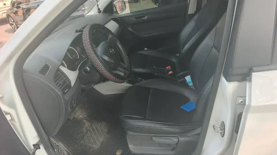 2017 Skoda Fabia 1.4L 90HP L4 6AT,autocango,china used car exporter,china ev exporter,chinese used car exporter,chinese used ev exporter