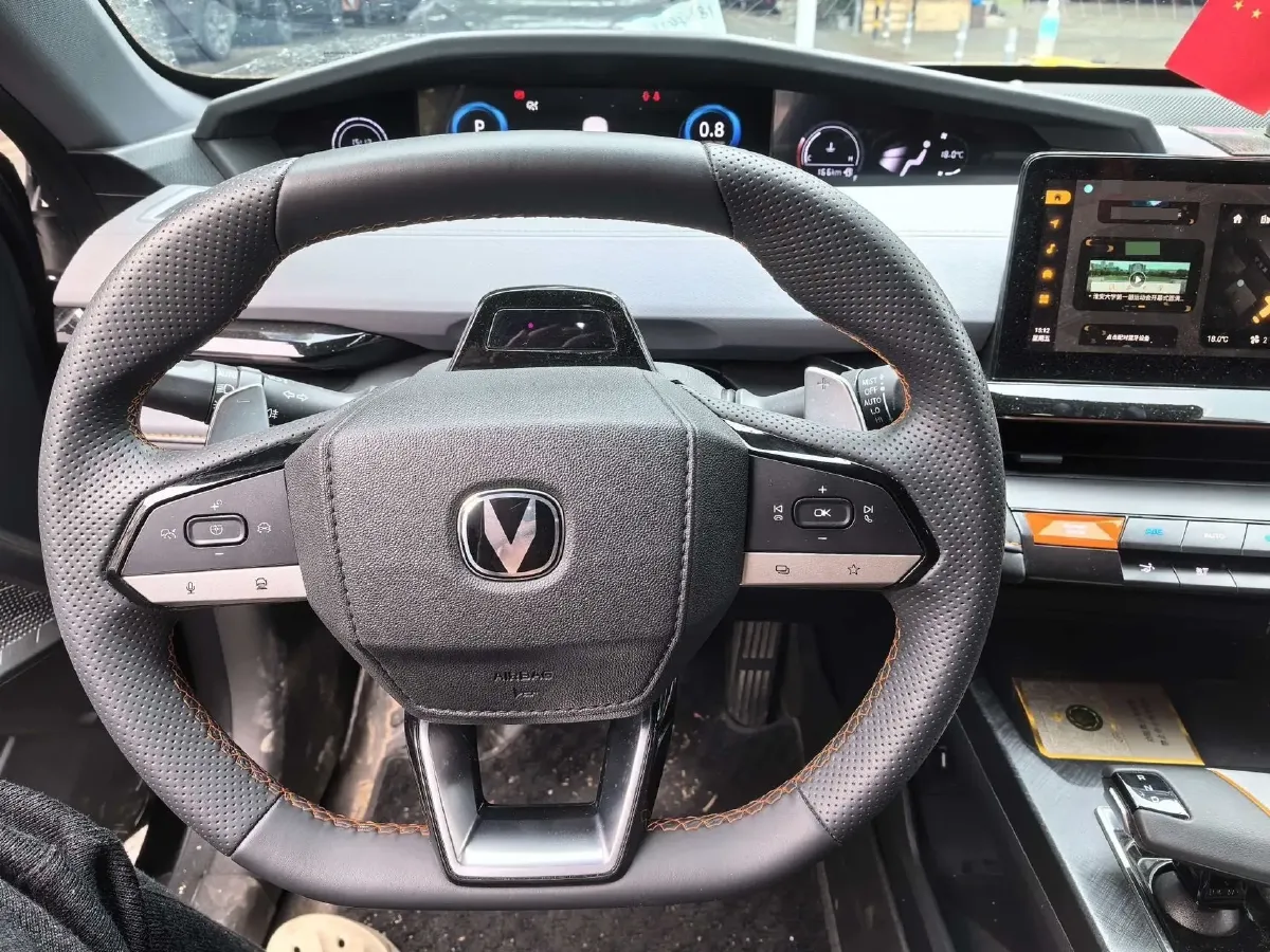 2022 ChangAn UNI-V 1.5T 188HP L4 7DCT,autocango,china used car exporter,china ev exporter,chinese used car exporter,chinese used ev exporter