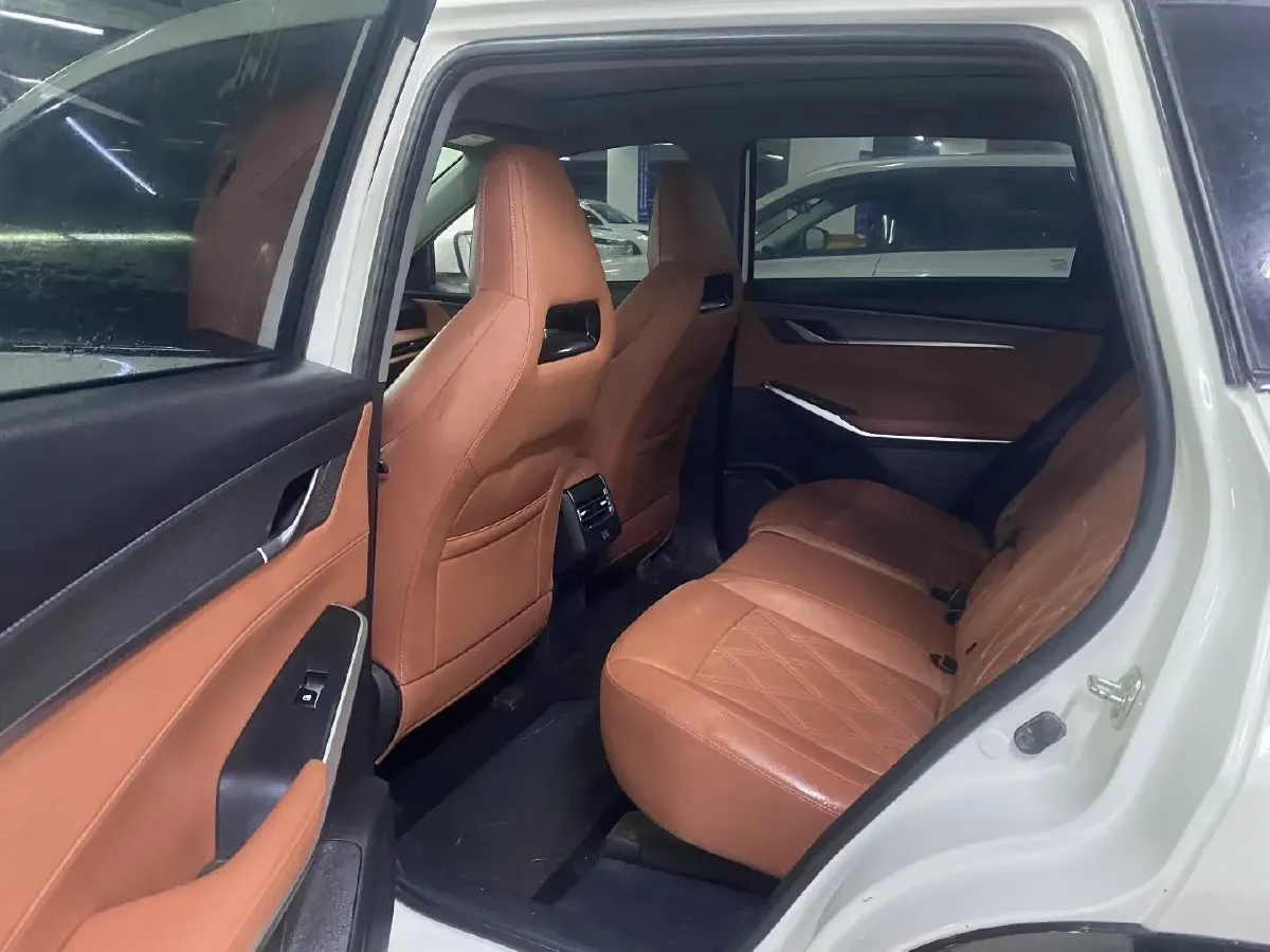 2023 ChangAn CS75 Plus 2.0T 233HP L4 8AT,autocango,china used car exporter,china ev exporter,chinese used car exporter,chinese used ev exporter