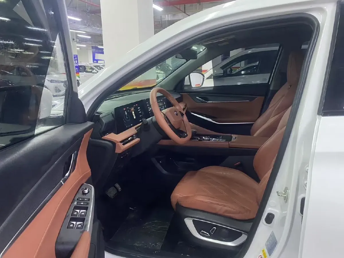 2023 ChangAn CS75 Plus 2.0T 233HP L4 8AT,autocango,china used car exporter,china ev exporter,chinese used car exporter,chinese used ev exporter