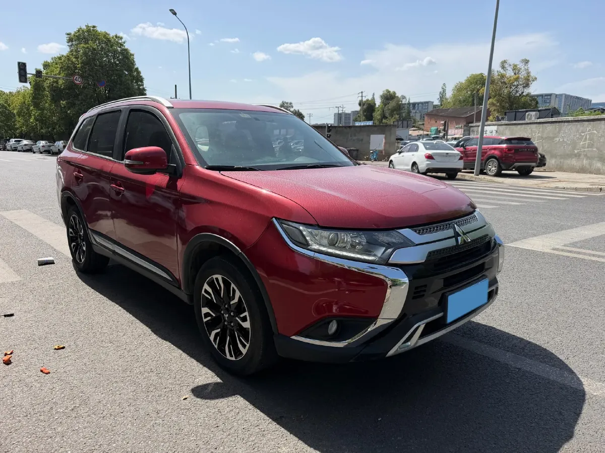 2019 Mitsubishi Outlander 2.0L 166HP L4 CVT,autocango,china used car exporter,china ev exporter,chinese used car exporter,chinese used ev exporter