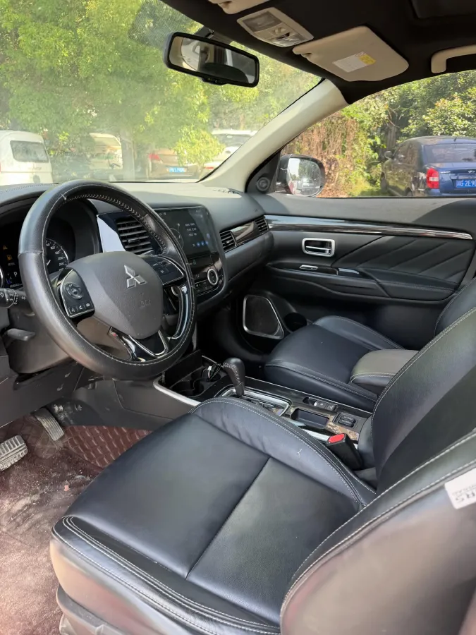 2019 Mitsubishi Outlander 2.0L 166HP L4 CVT,autocango,china used car exporter,china ev exporter,chinese used car exporter,chinese used ev exporter