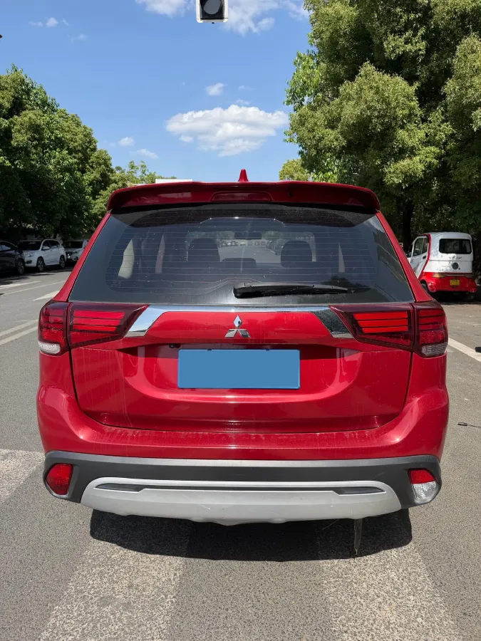 2019 Mitsubishi Outlander 2.0L 166HP L4 CVT,autocango,china used car exporter,china ev exporter,chinese used car exporter,chinese used ev exporter