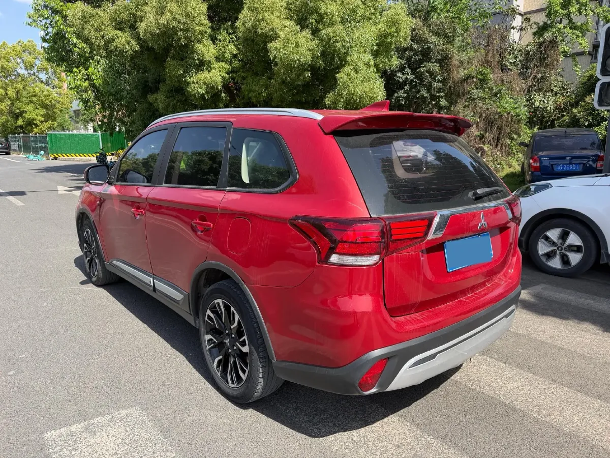 2019 Mitsubishi Outlander 2.0L 166HP L4 CVT,autocango,china used car exporter,china ev exporter,chinese used car exporter,chinese used ev exporter