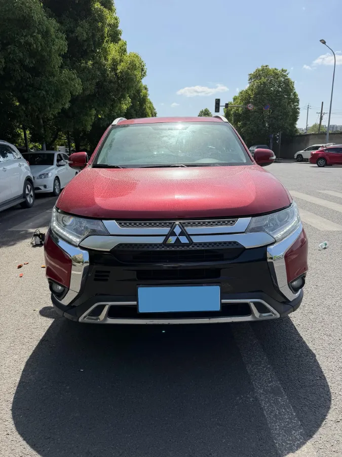 2019 Mitsubishi Outlander 2.0L 166HP L4 CVT,autocango,china used car exporter,china ev exporter,chinese used car exporter,chinese used ev exporter
