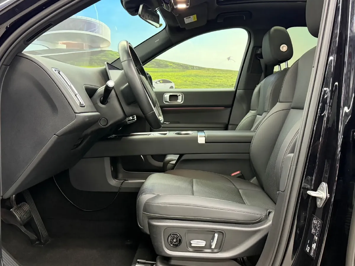 2024 Li L6 Range Extended 154HP L4 REEV 36.8KWH,autocango,china used car exporter,china ev exporter,chinese used car exporter,chinese used ev exporter