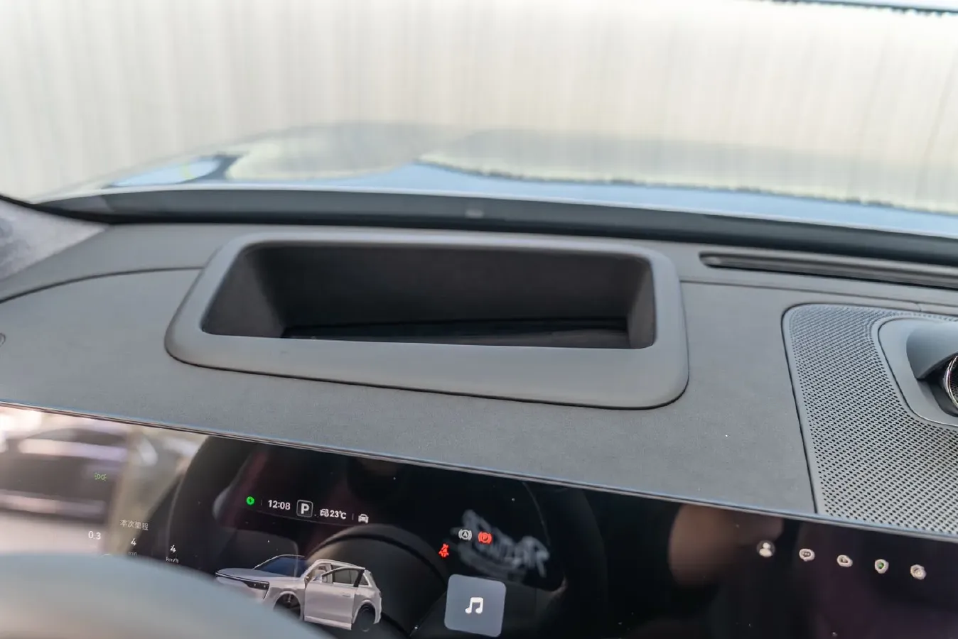 2025 AITO AITO M8 REEV 160HP REEV 53.4KWH,autocango,china used car exporter,china ev exporter,chinese used car exporter,chinese used ev exporter