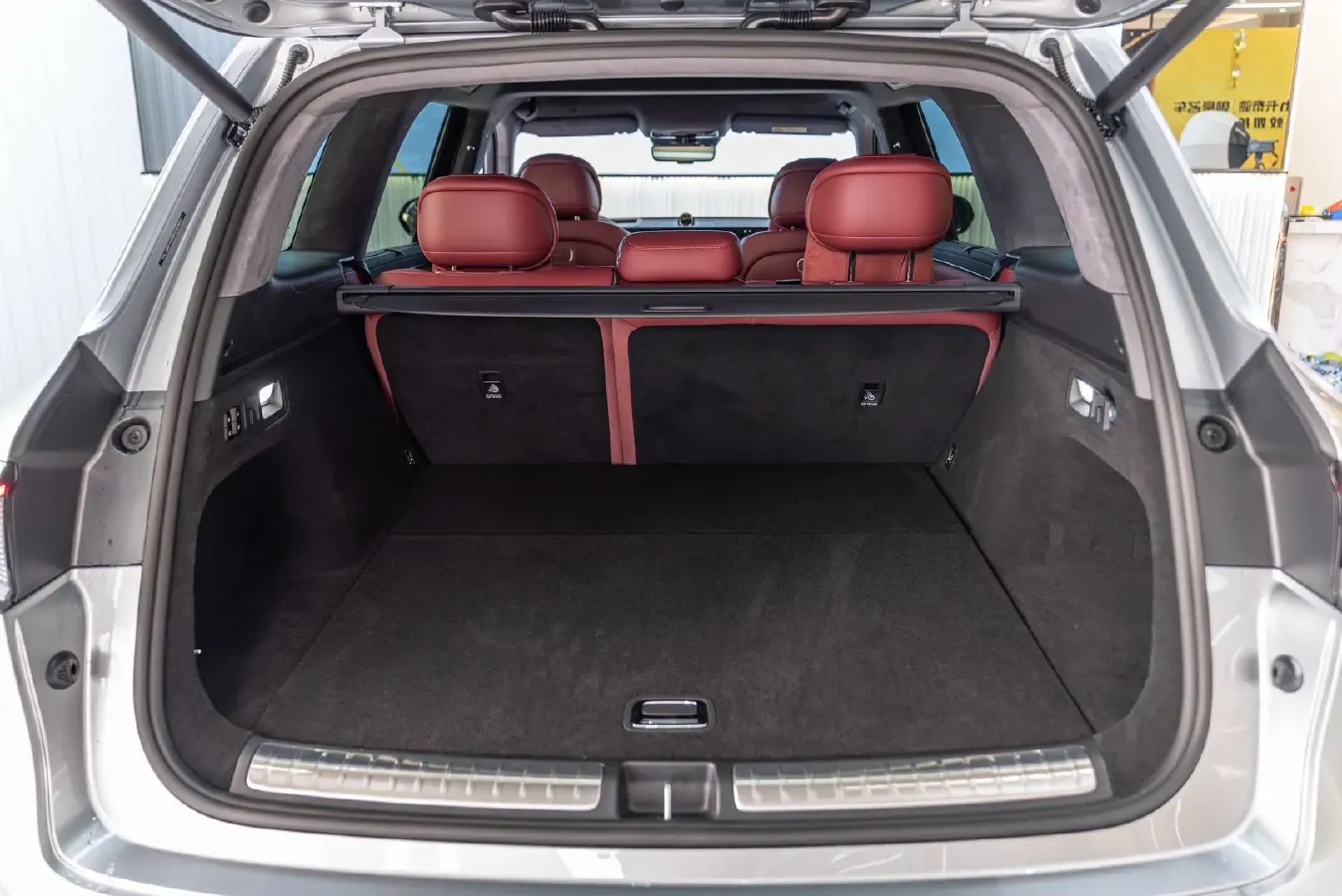 2025 AITO AITO M8 REEV 160HP REEV 53.4KWH,autocango,china used car exporter,china ev exporter,chinese used car exporter,chinese used ev exporter