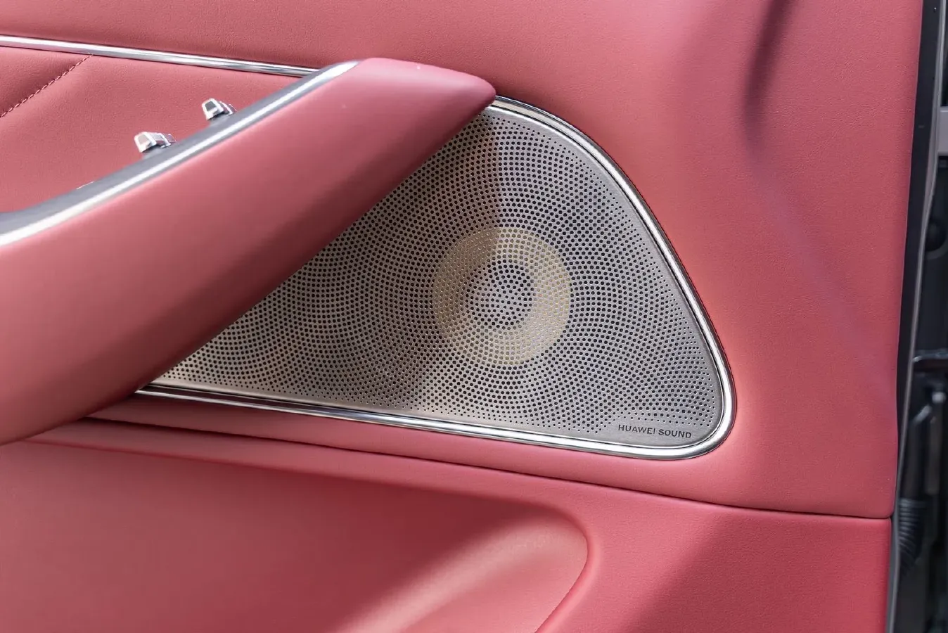 2025 AITO AITO M8 REEV 160HP REEV 53.4KWH,autocango,china used car exporter,china ev exporter,chinese used car exporter,chinese used ev exporter