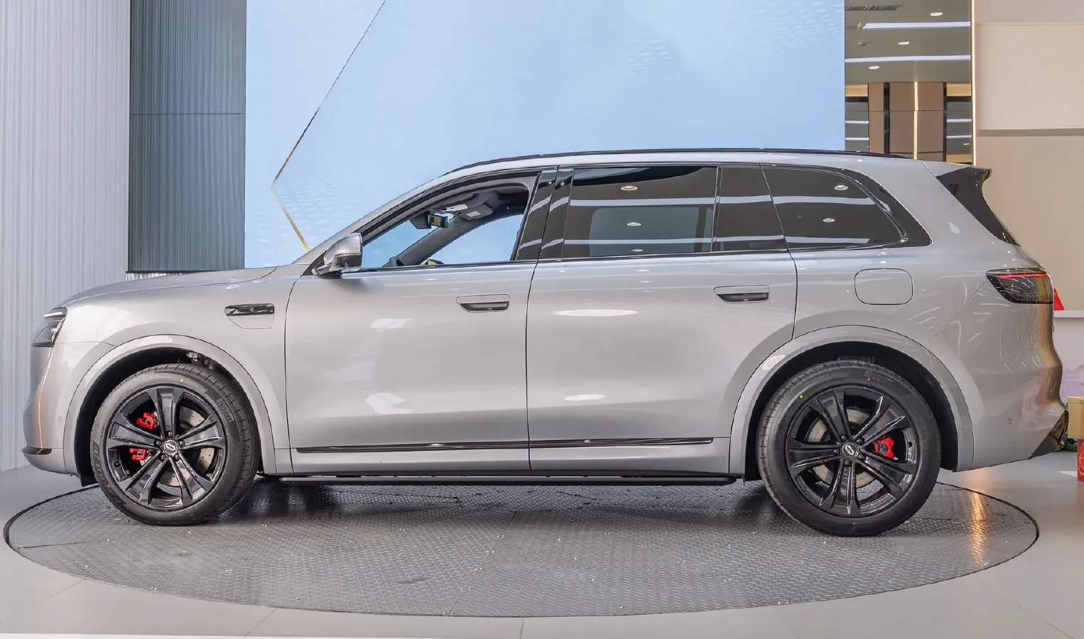 2025 AITO AITO M8 REEV 160HP REEV 53.4KWH,autocango,china used car exporter,china ev exporter,chinese used car exporter,chinese used ev exporter