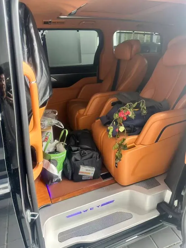 2024 Voyah ZhuiGuang 1.5T 136HP L4 PHEV 43KWH,autocango,china used car exporter,china ev exporter,chinese used car exporter,chinese used ev exporter