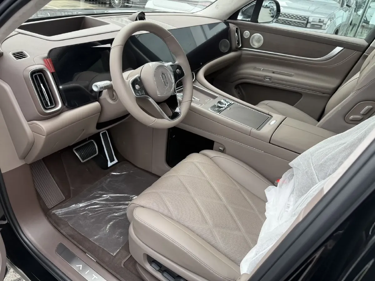 2025 AITO AITO M9 REEV 160HP REEV 52KWH,autocango,china used car exporter,china ev exporter,chinese used car exporter,chinese used ev exporter