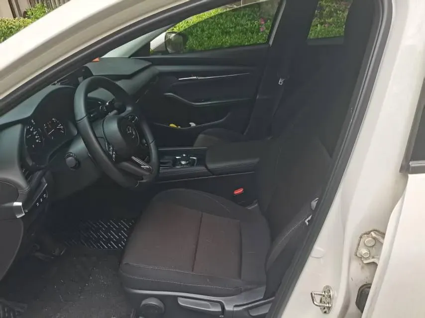 2023 Mazda 3 Axela 2.0L 158HP L4 6AT,autocango,china used car exporter,china ev exporter,chinese used car exporter,chinese used ev exporter