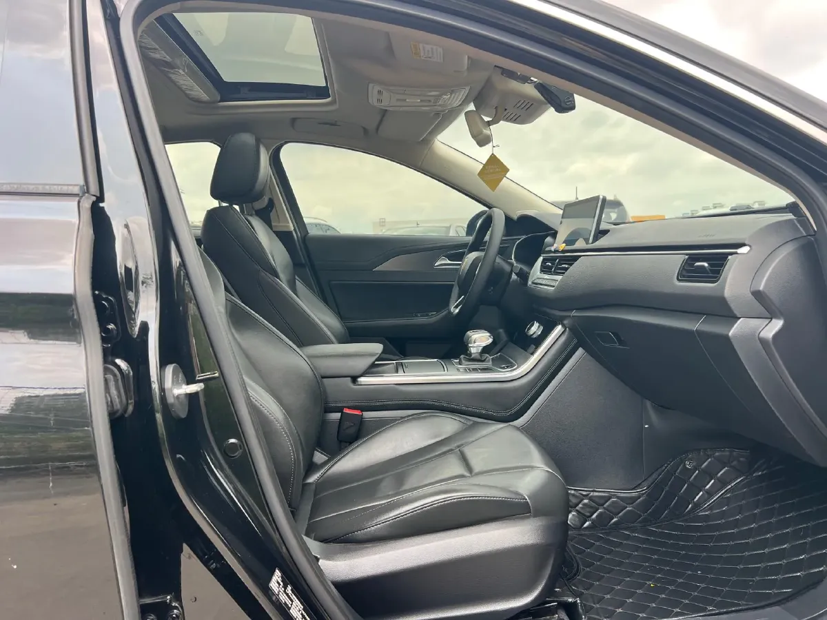 2022 HongQi H5 1.5T 169HP L4 7DCT,autocango,china used car exporter,china ev exporter,chinese used car exporter,chinese used ev exporter