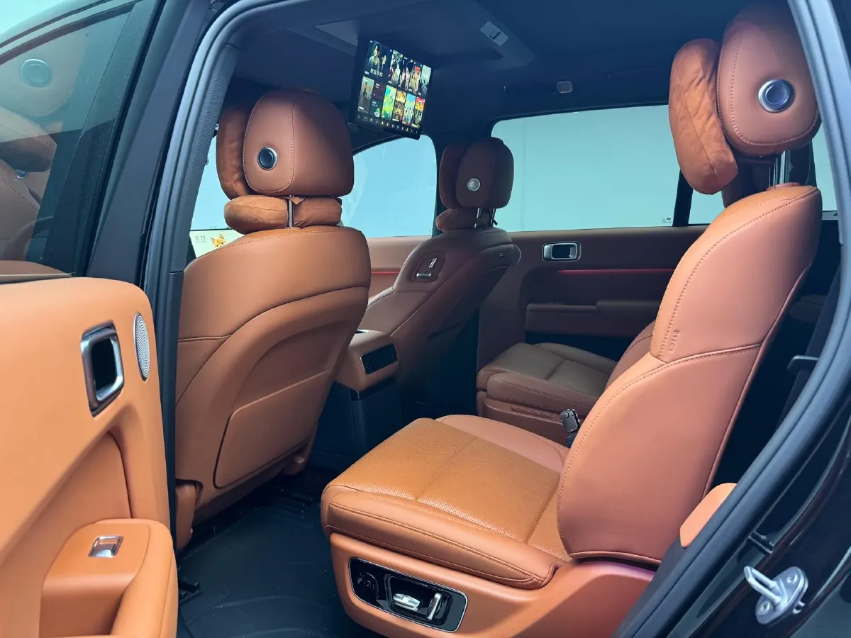 2024 Land Rover Range Rover Evoque 1.5T 200HP L3 8AT PHEV 15.5KWH,autocango,china used car exporter,china ev exporter,chinese used car exporter,chinese used ev exporter