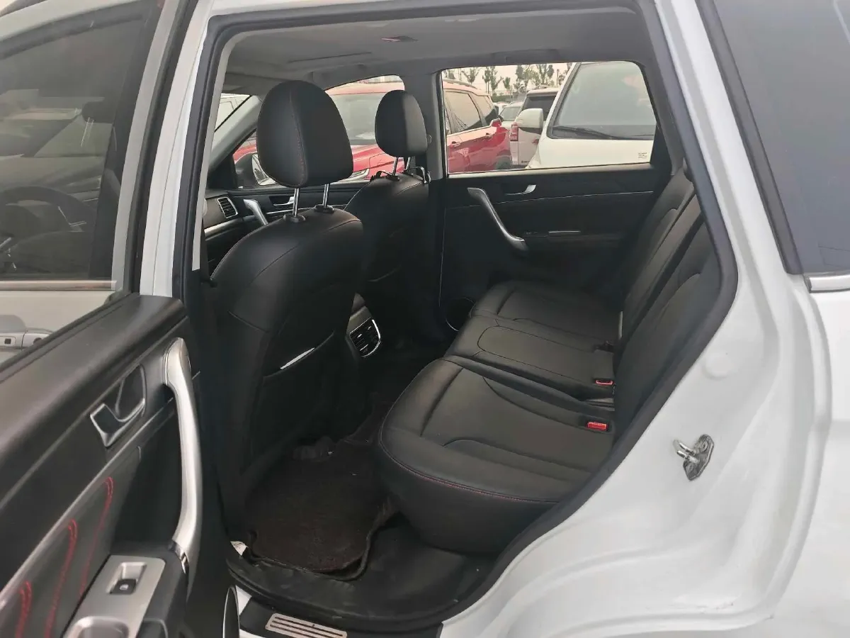 2019 Haval M6 1.5T 150HP L4 6MT,autocango,china used car exporter,china ev exporter,chinese used car exporter,chinese used ev exporter