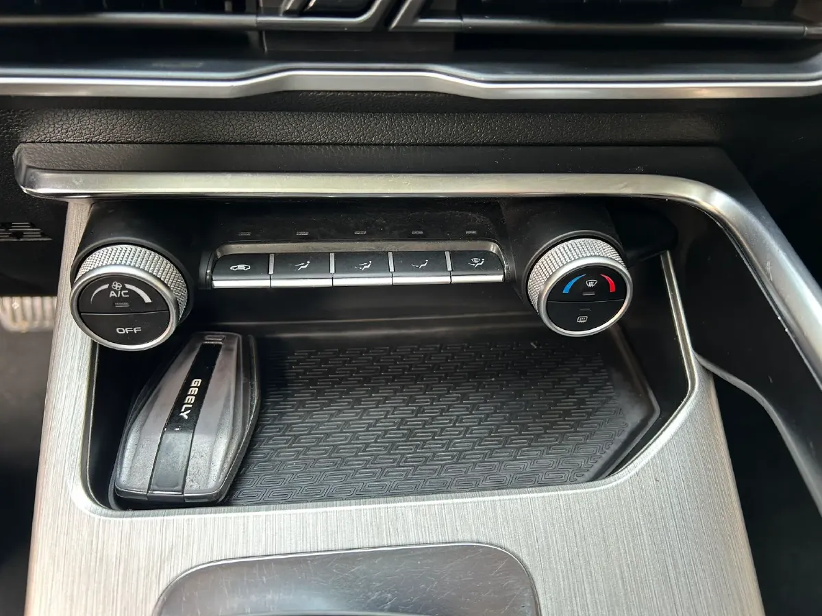 2021 Geely Coolray 1.4T 141HP L4 6DCT,autocango,china used car exporter,china ev exporter,chinese used car exporter,chinese used ev exporter