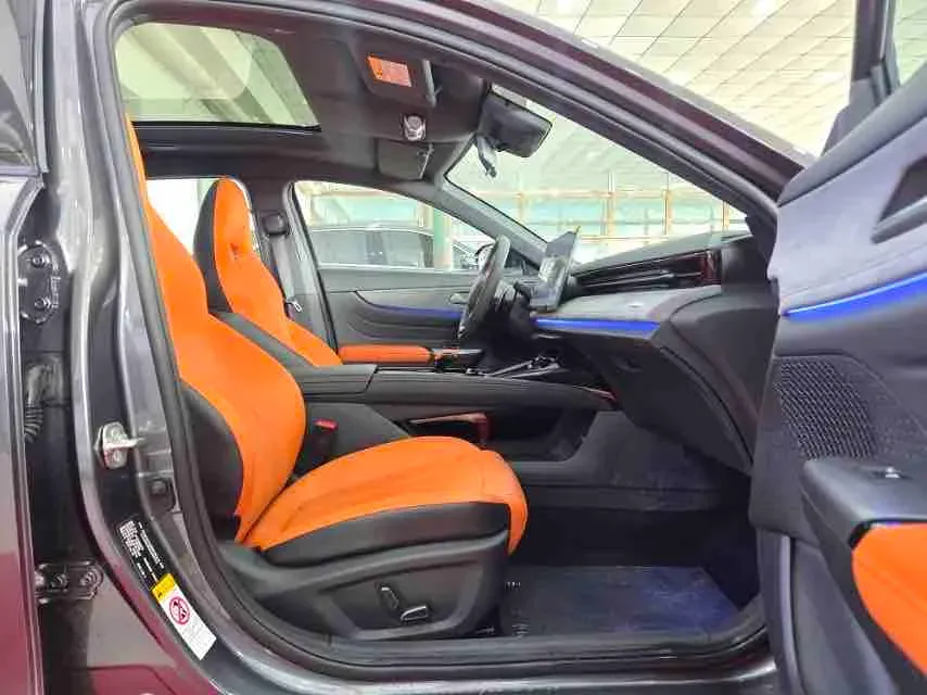 2025 ChangAn UNI-V 2.0T 245HP L4 8AT,autocango,china used car exporter,china ev exporter,chinese used car exporter,chinese used ev exporter