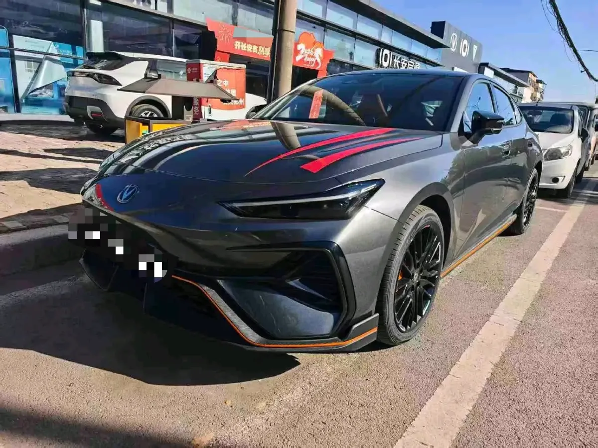 2025 ChangAn UNI-V 2.0T 245HP L4 8AT,autocango,china used car exporter,china ev exporter,chinese used car exporter,chinese used ev exporter