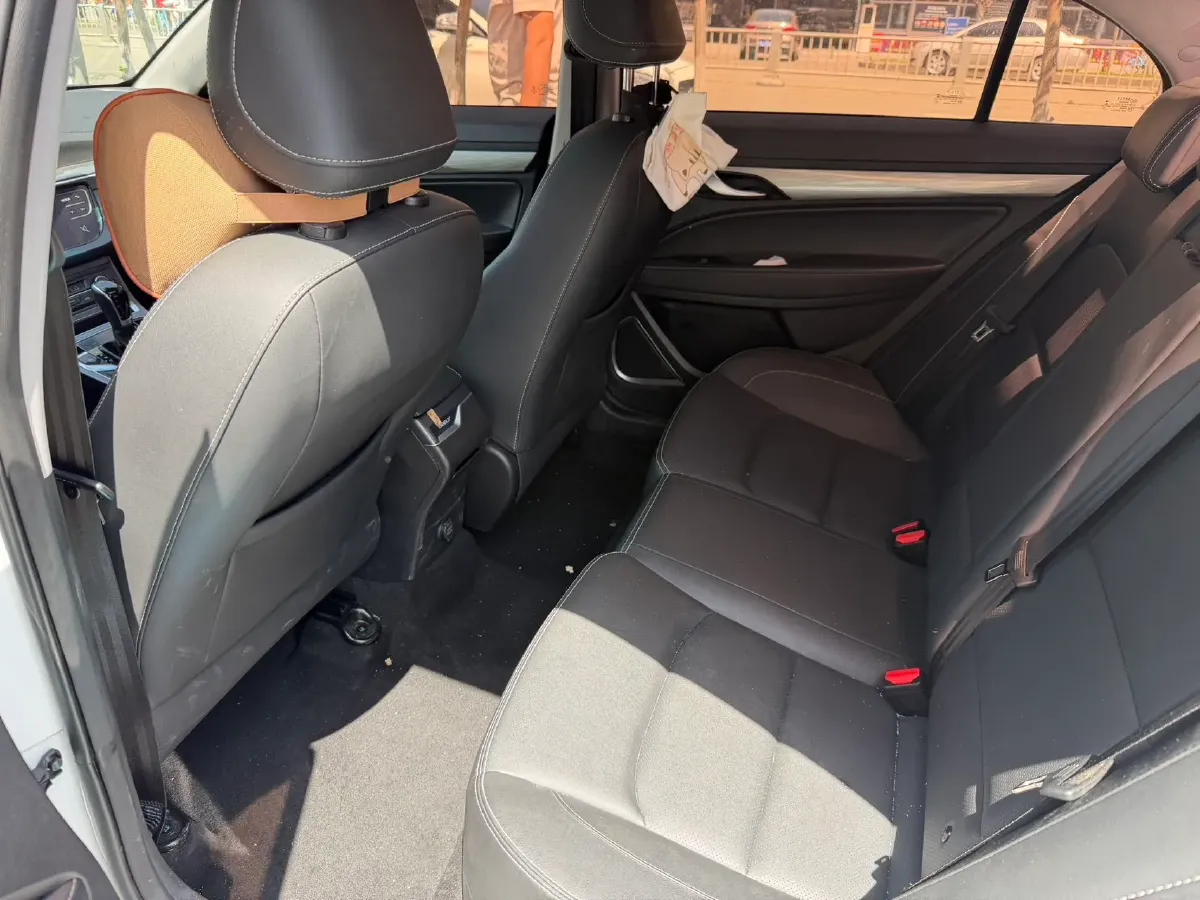 2020 Geely Emgrand 1.5L 109HP L4 5MT,autocango,china used car exporter,china ev exporter,chinese used car exporter,chinese used ev exporter