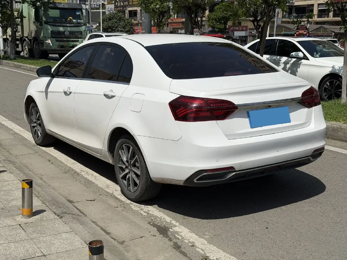 2020 Geely Emgrand 1.5L 109HP L4 5MT,autocango,china used car exporter,china ev exporter,chinese used car exporter,chinese used ev exporter