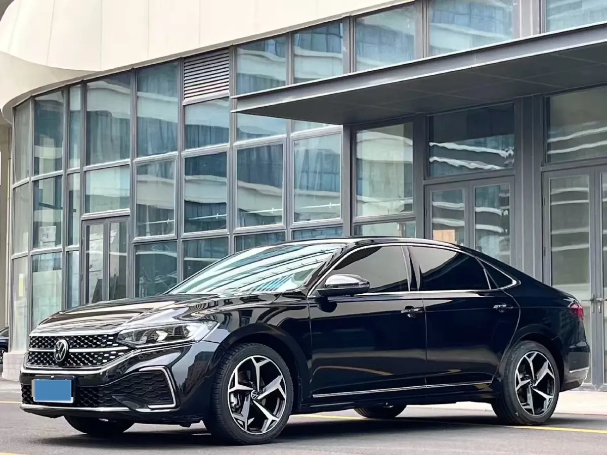 2023 Volkswagen Passat 2.0T 186HP L4 7DCT,autocango,china used car exporter,china ev exporter,chinese used car exporter,chinese used ev exporter