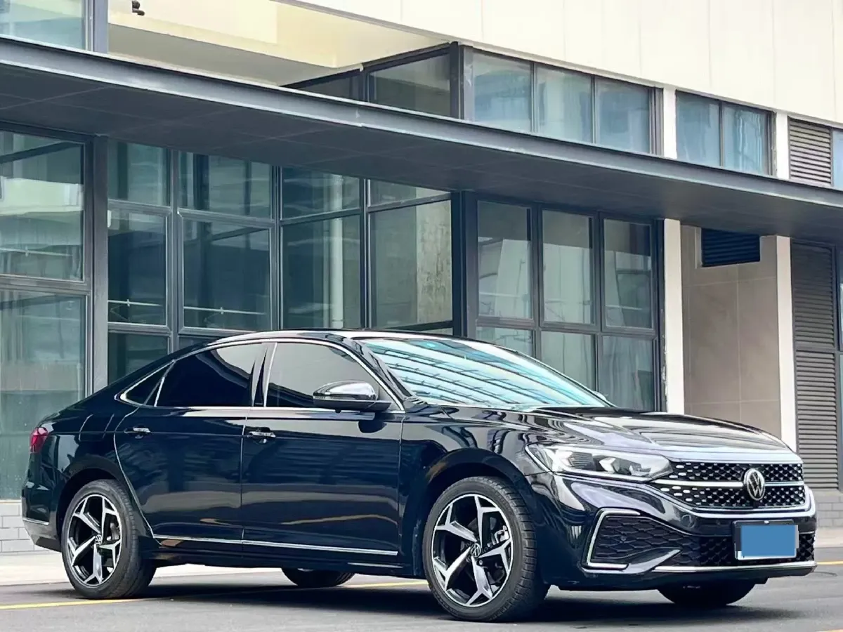 2023 Volkswagen Passat 2.0T 186HP L4 7DCT,autocango,china used car exporter,china ev exporter,chinese used car exporter,chinese used ev exporter