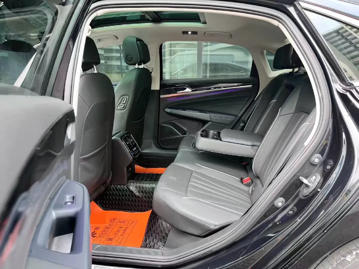 2023 Volkswagen Passat 2.0T 186HP L4 7DCT,autocango,china used car exporter,china ev exporter,chinese used car exporter,chinese used ev exporter