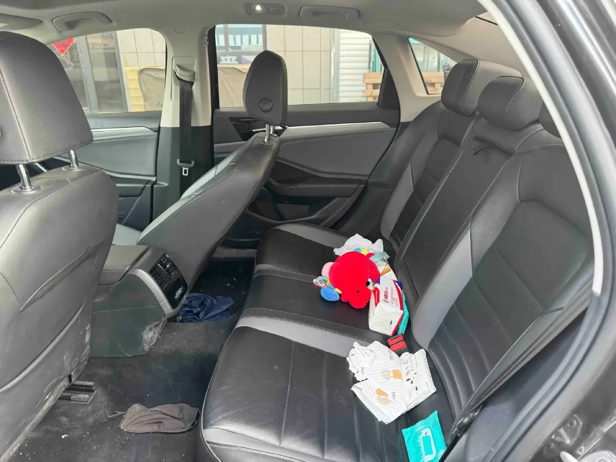 2019 Jeep Renegade 1.3T 173HP L4 7DCT,autocango,china used car exporter,china ev exporter,chinese used car exporter,chinese used ev exporter