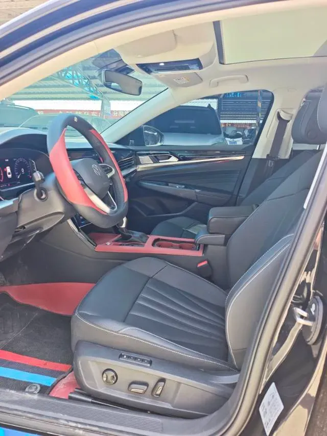 2025 Volkswagen Passat 2.0T 220HP L4 7DCT,autocango,china used car exporter,china ev exporter,chinese used car exporter,chinese used ev exporter