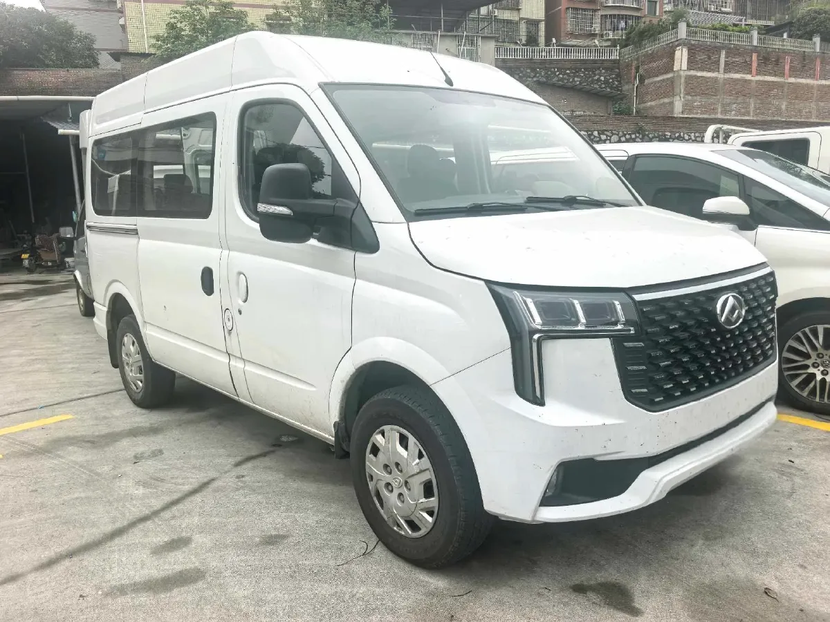 2015 MAXUS XinTu V80 2.5T 136HP L4 5MT,autocango,china used car exporter,china ev exporter,chinese used car exporter,chinese used ev exporter