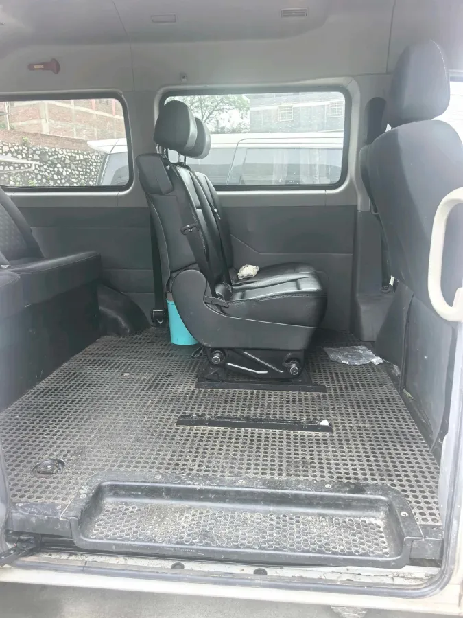 2015 MAXUS XinTu V80 2.5T 136HP L4 5MT,autocango,china used car exporter,china ev exporter,chinese used car exporter,chinese used ev exporter