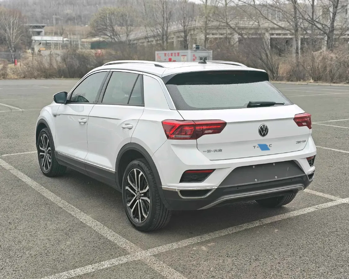 2022 Volkswagen T-Roc 1.4T 150HP L4 7DCT,autocango,china used car exporter,china ev exporter,chinese used car exporter,chinese used ev exporter