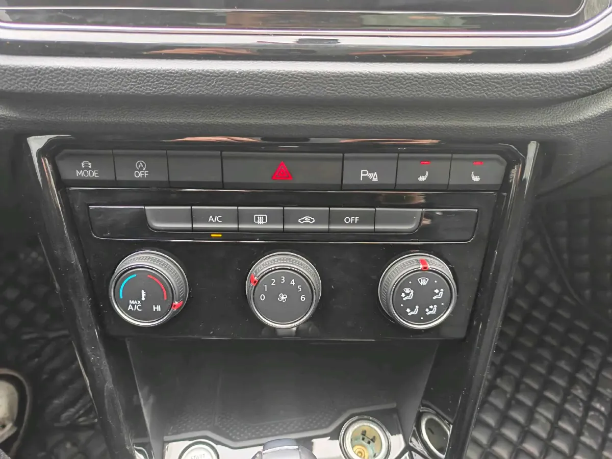 2022 Volkswagen T-Roc 1.4T 150HP L4 7DCT,autocango,china used car exporter,china ev exporter,chinese used car exporter,chinese used ev exporter