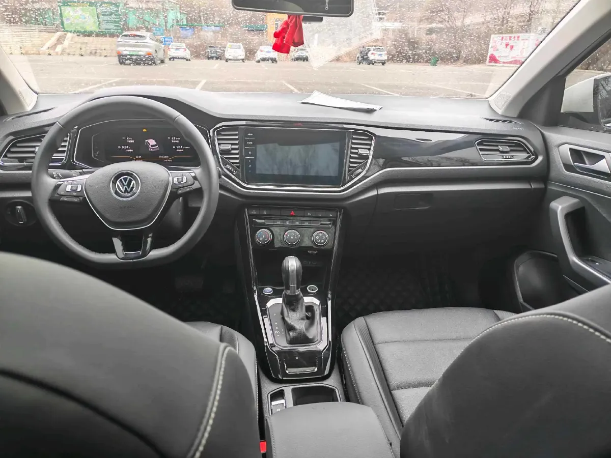 2022 Volkswagen T-Roc 1.4T 150HP L4 7DCT,autocango,china used car exporter,china ev exporter,chinese used car exporter,chinese used ev exporter