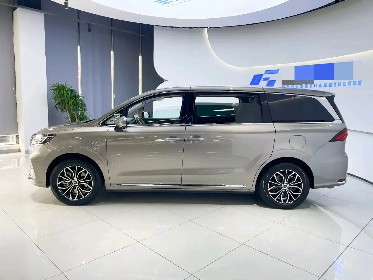 2025 Roewe iMAX8 1.5T 150HP L4 1DHT PHEV 24.7KWH,autocango,china used car exporter,china ev exporter,chinese used car exporter,chinese used ev exporter