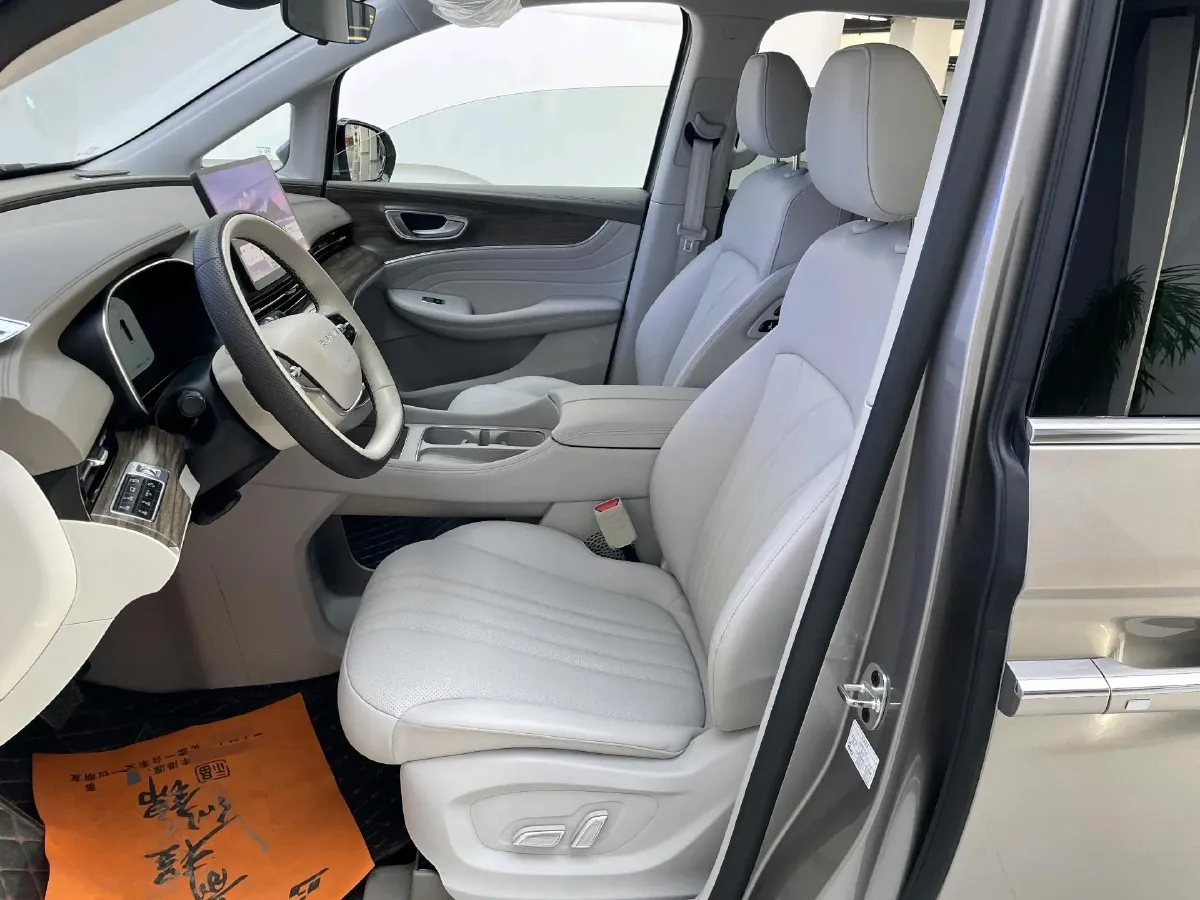 2025 Roewe iMAX8 1.5T 150HP L4 1DHT PHEV 24.7KWH,autocango,china used car exporter,china ev exporter,chinese used car exporter,chinese used ev exporter