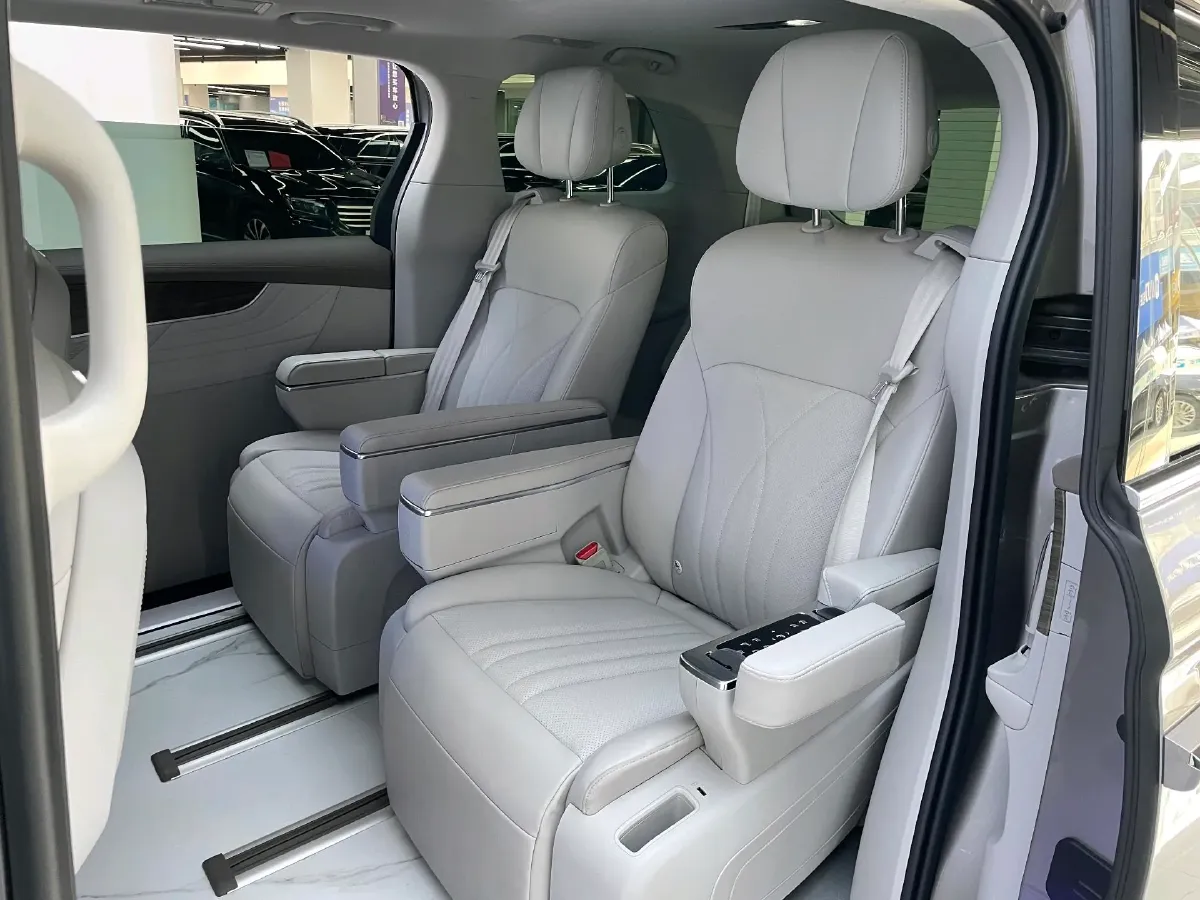 2025 Roewe iMAX8 1.5T 150HP L4 1DHT PHEV 24.7KWH,autocango,china used car exporter,china ev exporter,chinese used car exporter,chinese used ev exporter