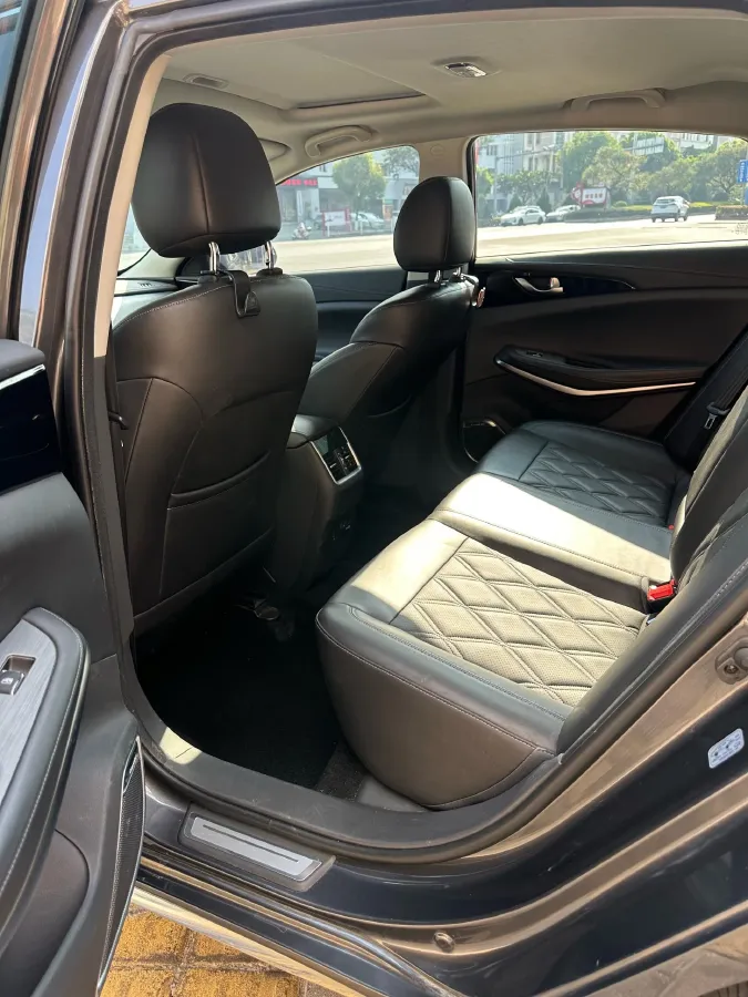 2022 ChangAn Raeton CC 1.5T 188HP L4 7DCT,autocango,china used car exporter,china ev exporter,chinese used car exporter,chinese used ev exporter