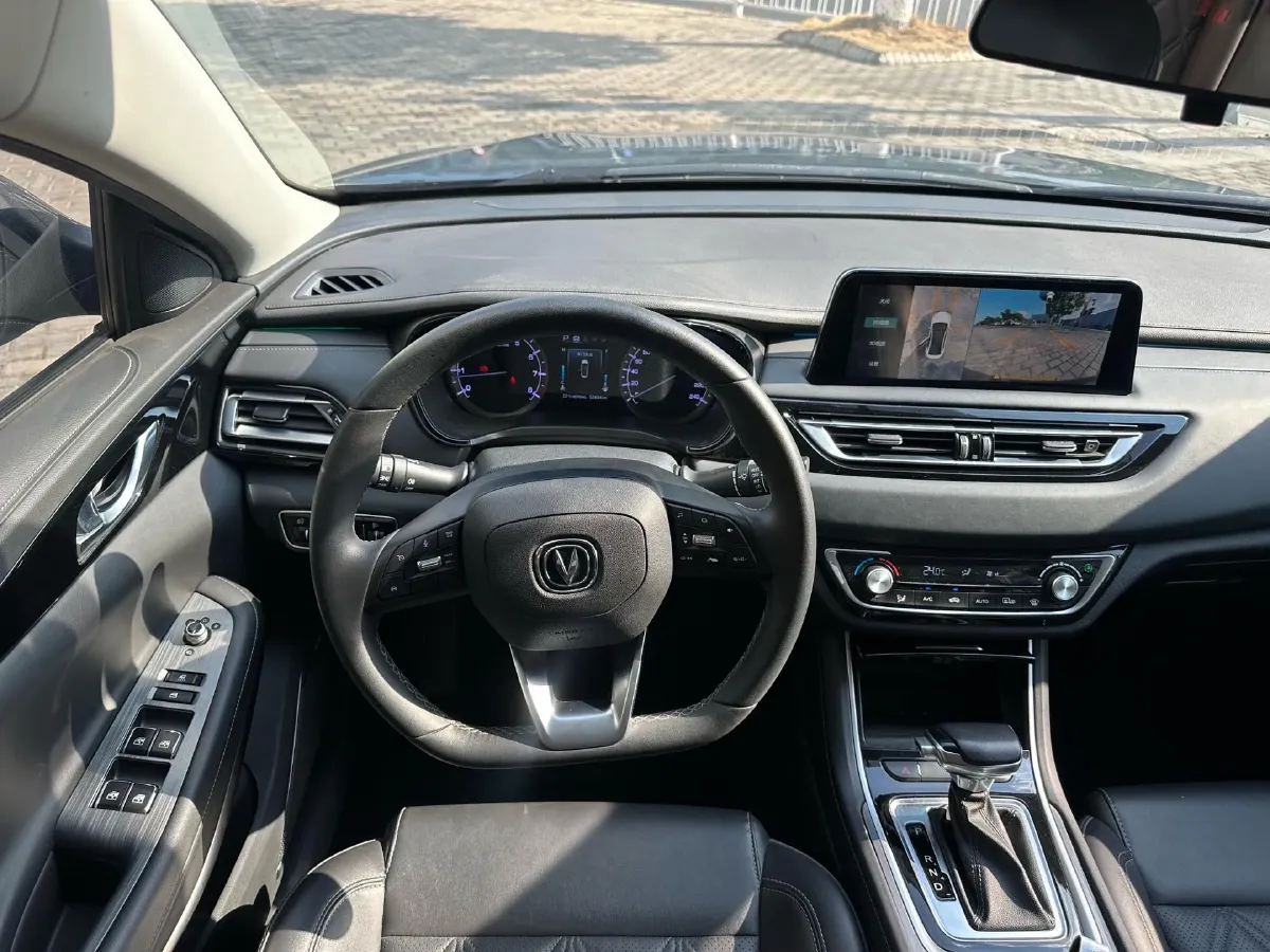 2022 ChangAn Raeton CC 1.5T 188HP L4 7DCT,autocango,china used car exporter,china ev exporter,chinese used car exporter,chinese used ev exporter