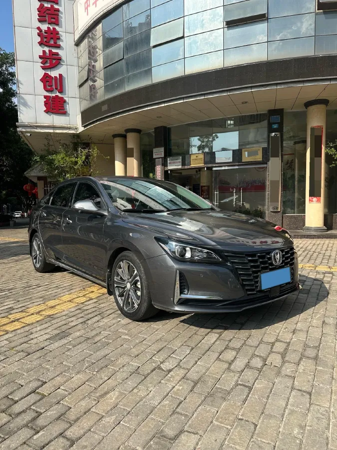 2022 ChangAn Raeton CC 1.5T 188HP L4 7DCT,autocango,china used car exporter,china ev exporter,chinese used car exporter,chinese used ev exporter