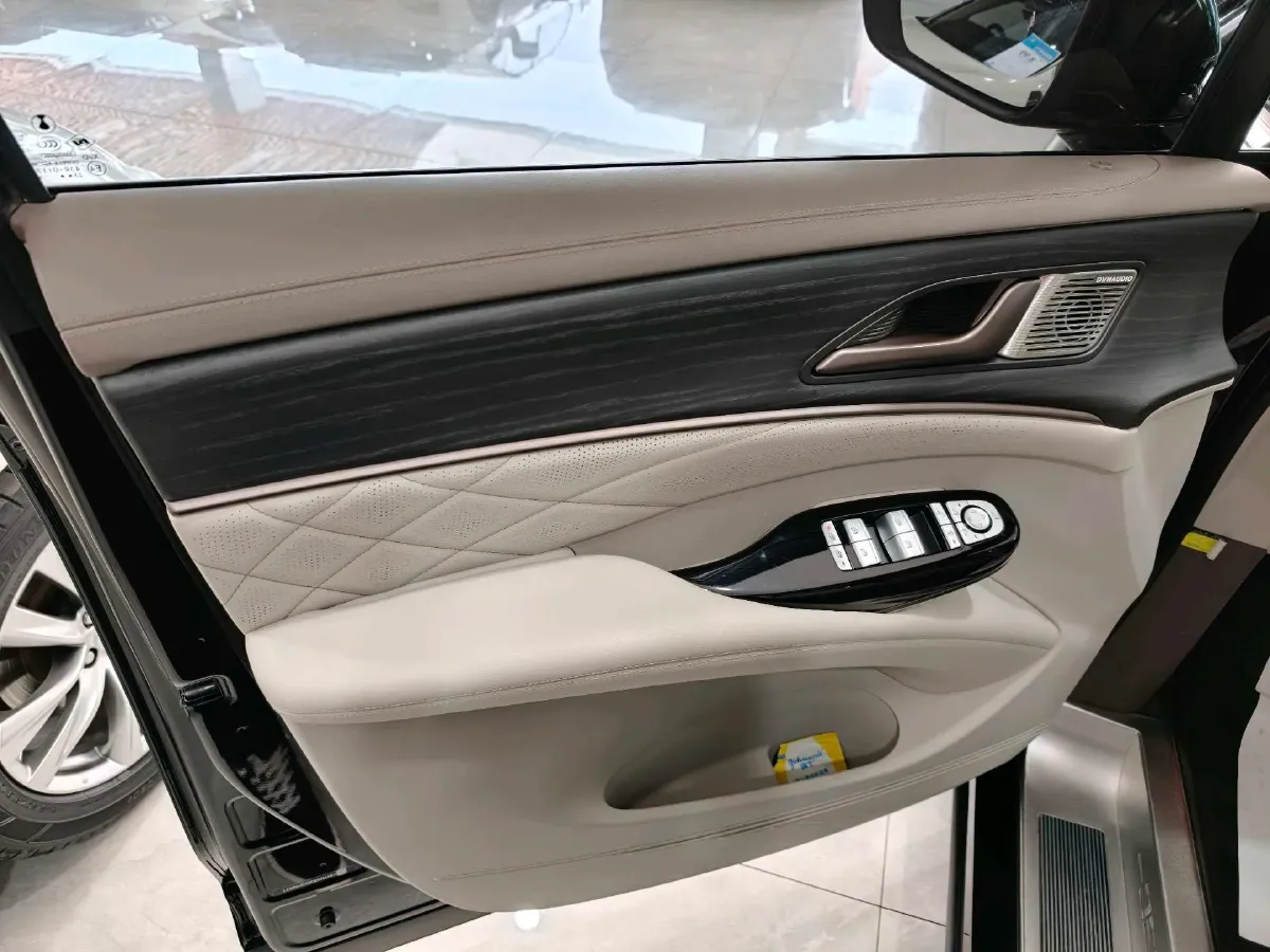 2022 Mercedes-Benz GLC Class 2.0T 197HP L4 9AT,autocango,china used car exporter,china ev exporter,chinese used car exporter,chinese used ev exporter